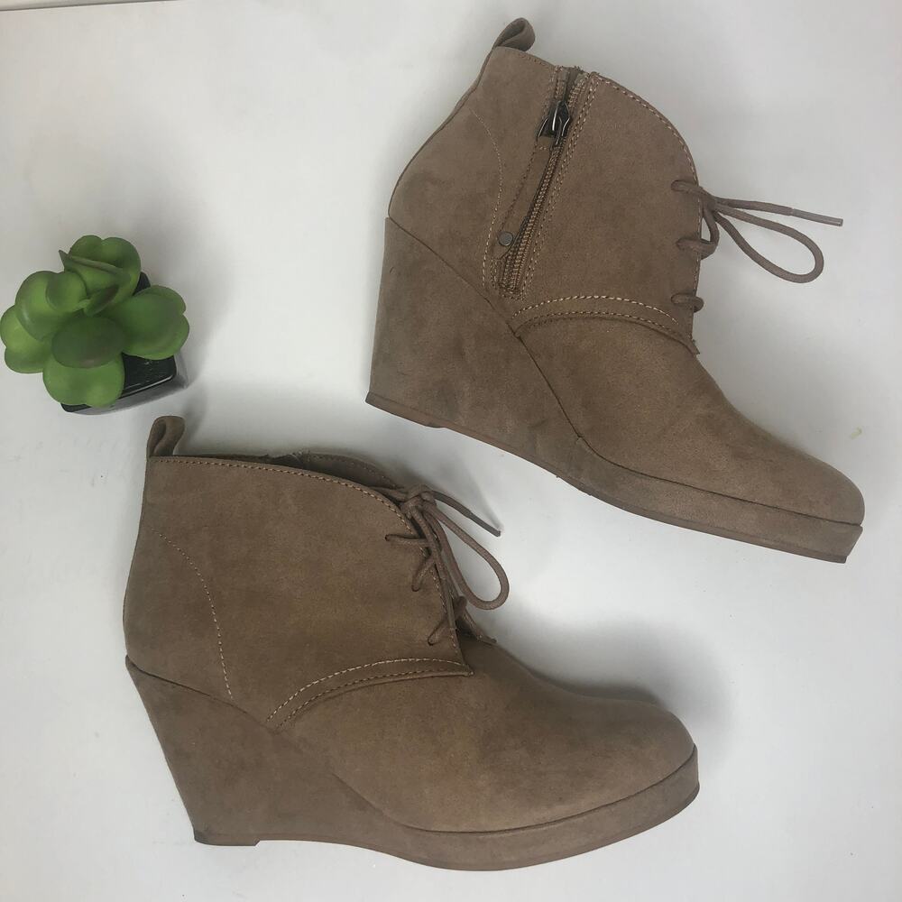 DV Tan Wedge Booties Women's Size 6.5W